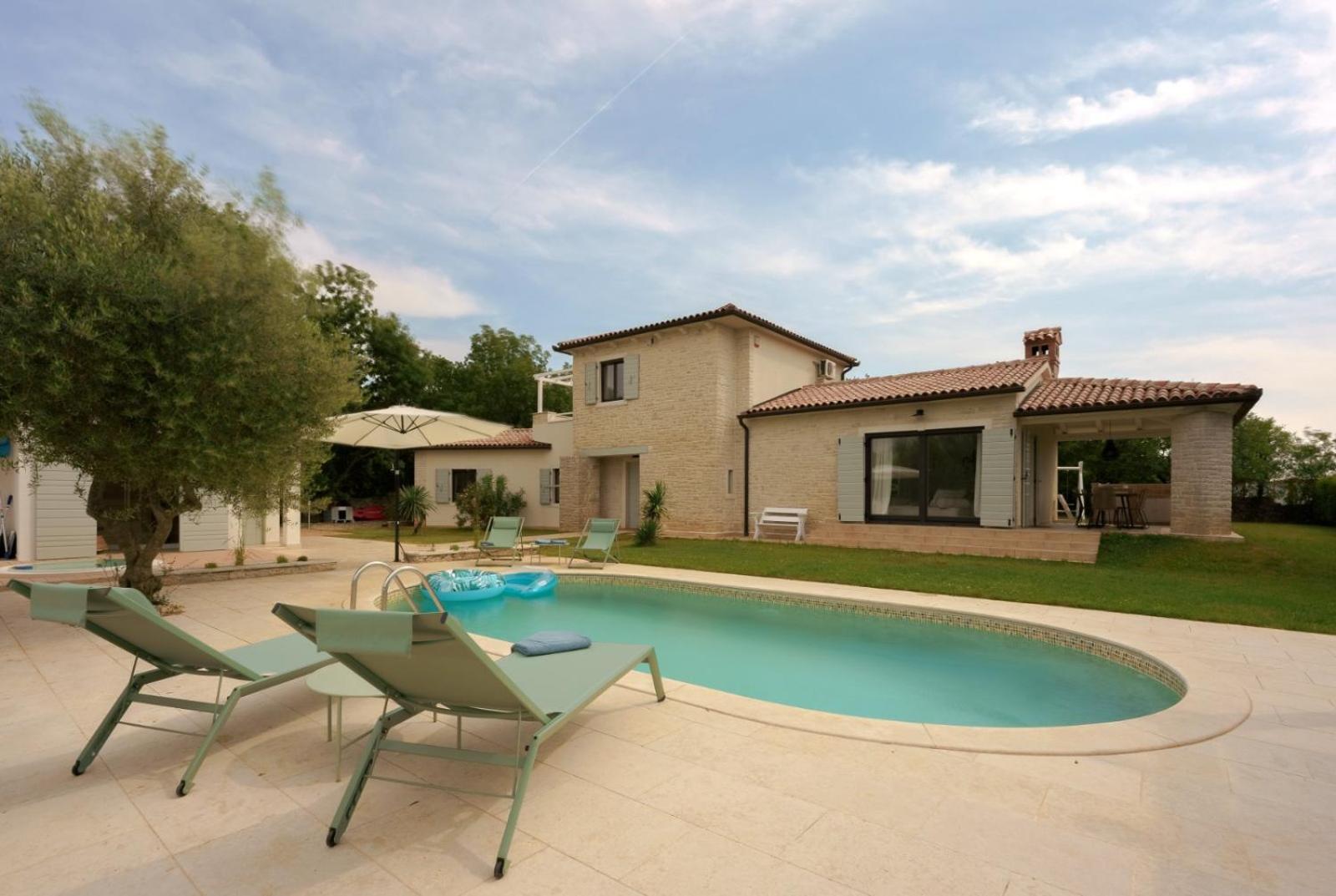 Luxury Villa In Istria - 9,000 Sqm Private Estate With Pool & Sauna, 15 Min To Sea, Near Fazana, 3 Bedrooms Jursici Экстерьер фото